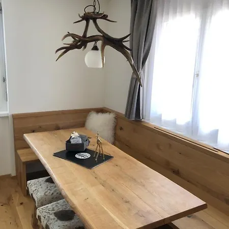 Renovated 3 In Near Laax *